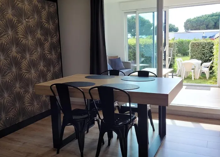 Face Au Golf En Rez De Jardin